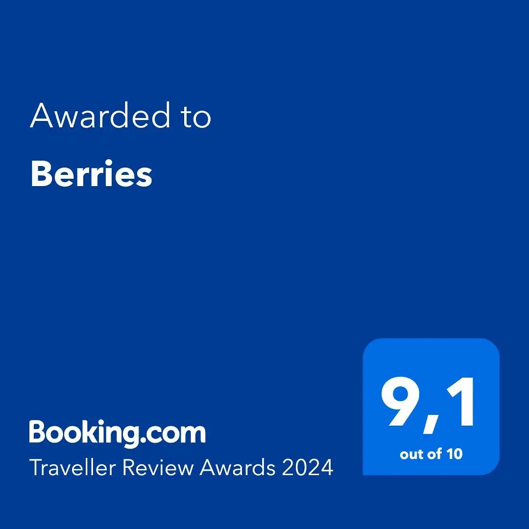 Berries Luxury Apartments Nea Moudania
