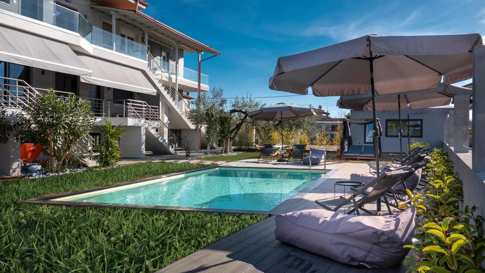 Berries Luxury Apartments Nea Moudania Greece