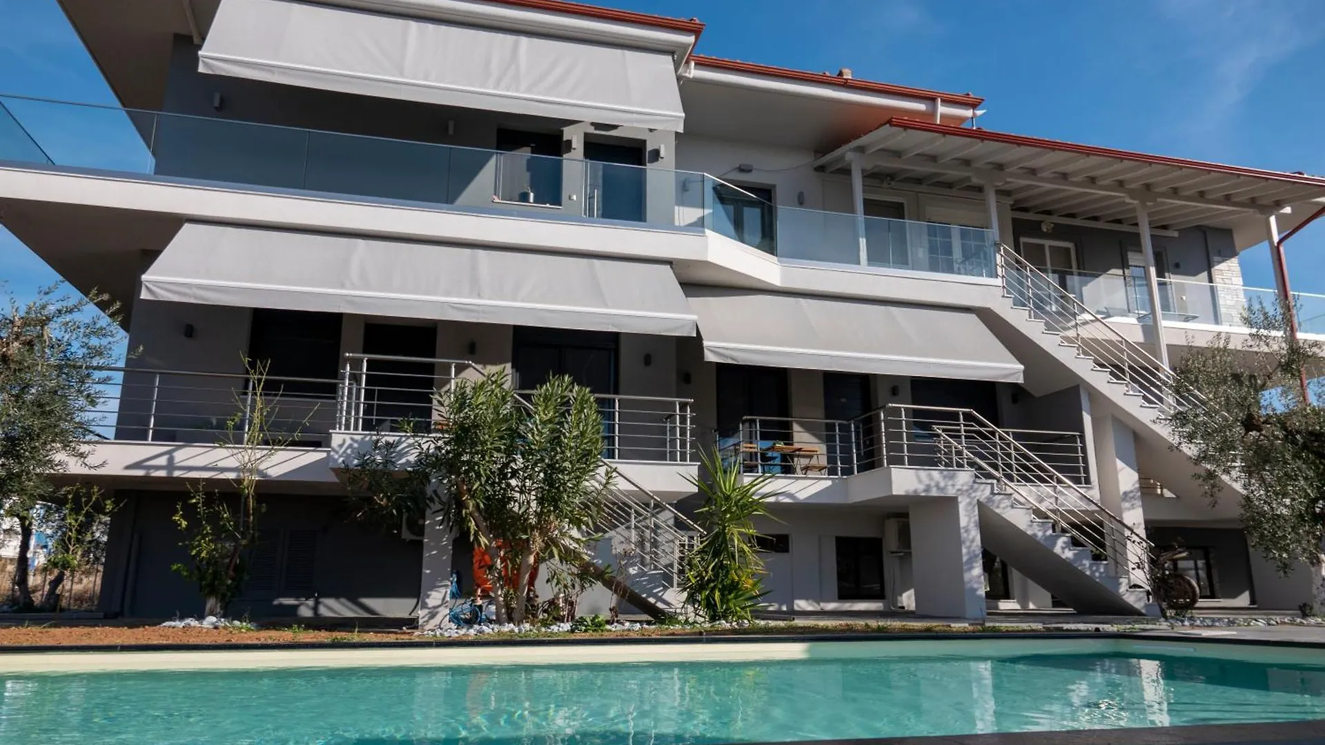 Berries Luxury Apartments Nea Moudania