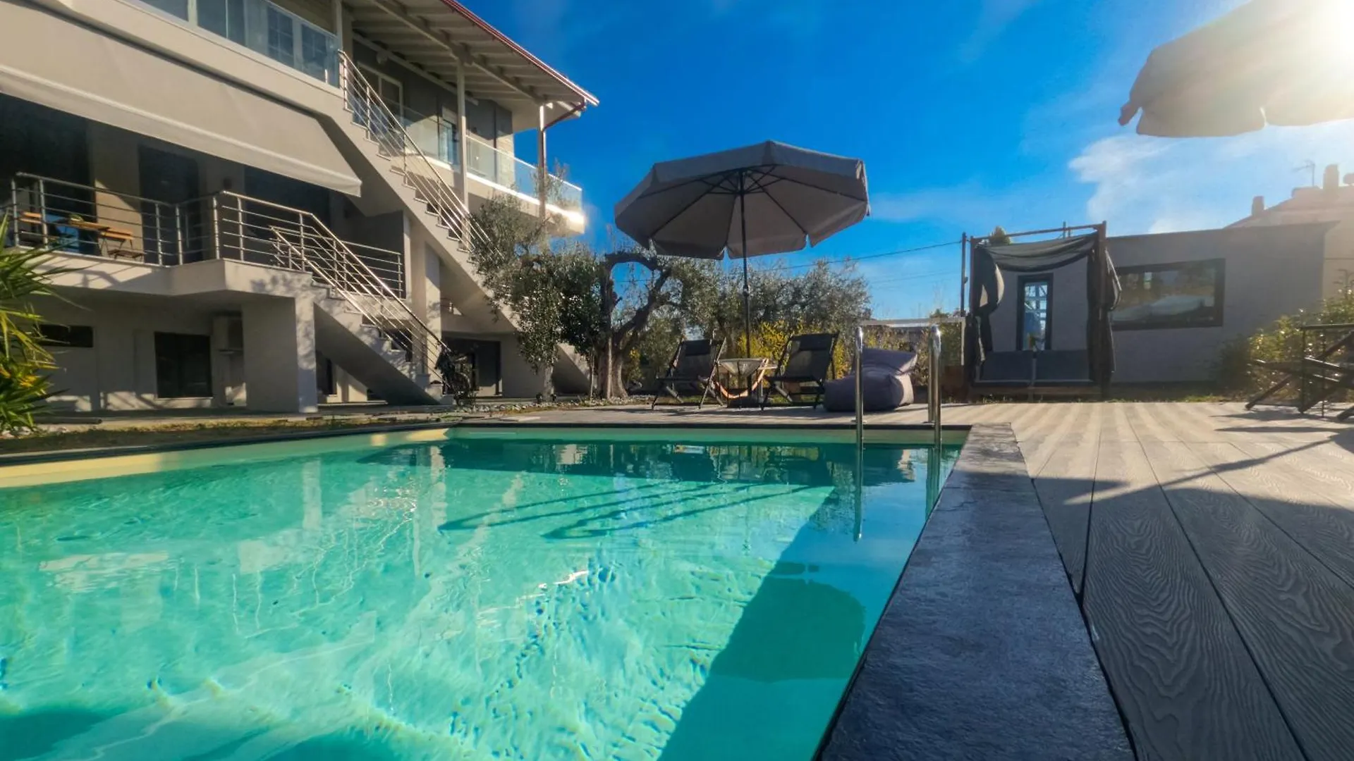 Berries Luxury Apartments location